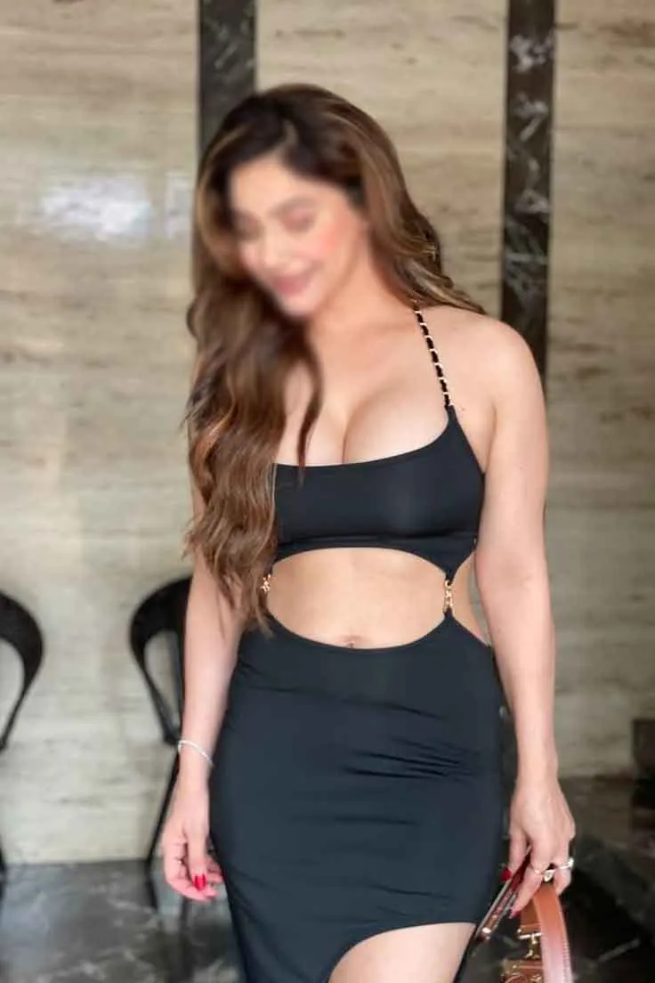 Gorgeous British call girls in Delhi